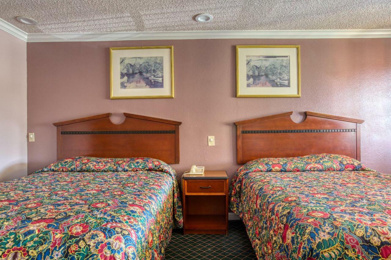 Hotel Whittier, Ca I-605 Eksteriør billede